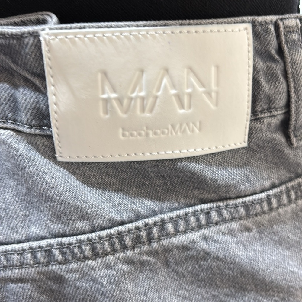 Boohoo Gray men  Jeans with Distressed Details size 32 regular 100. % cotton - Picture 4 of 4